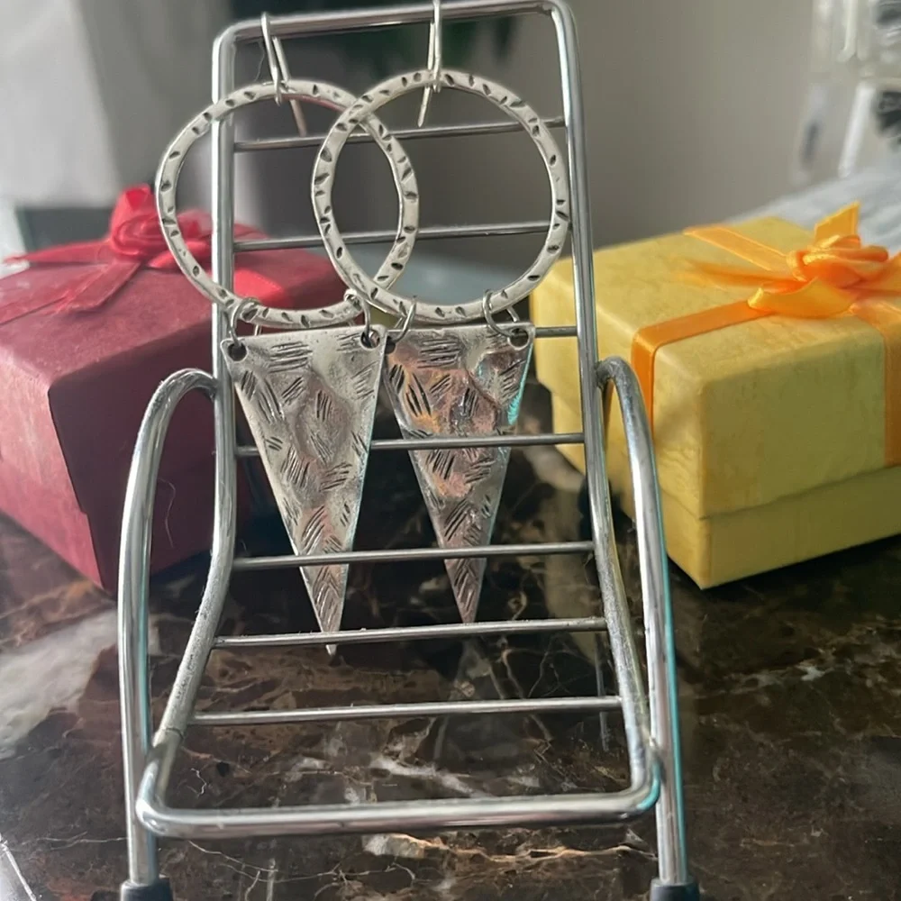 Beautiful earrings - Picture 3 of 3